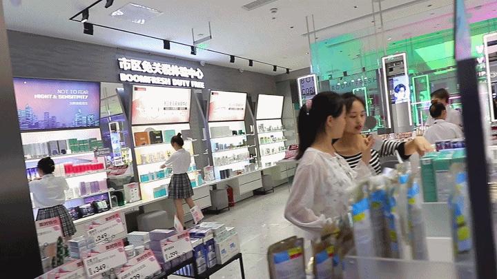 全能艺人符龙飞闪现BOOM!FRESH!与40+百万级红人定义美妆新空间