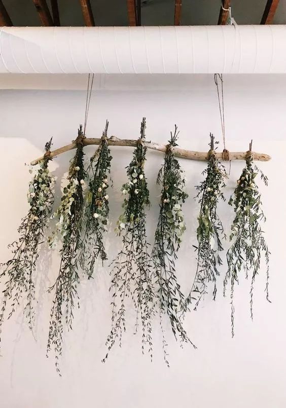 80后夫妇将破旧小宅爆改“复古咖啡厅”，95%家具都是自己打造