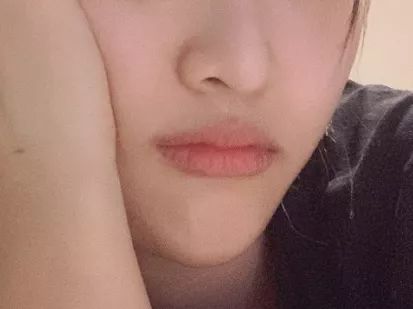 吴宣仪黑暗唇妆,吴宣仪用的是什么面膜