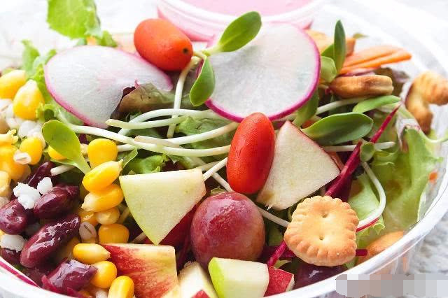 女人剖腹产伤口难愈合吗,女性剖腹产伤口没长好