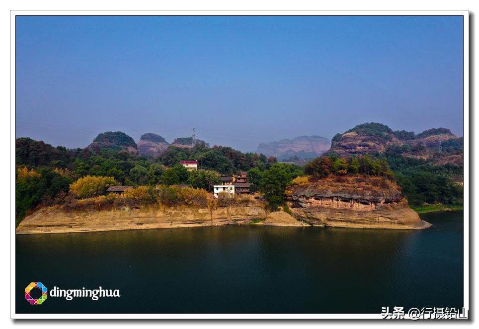 航拍一个小村庄的视频,航拍一个美丽的小山村