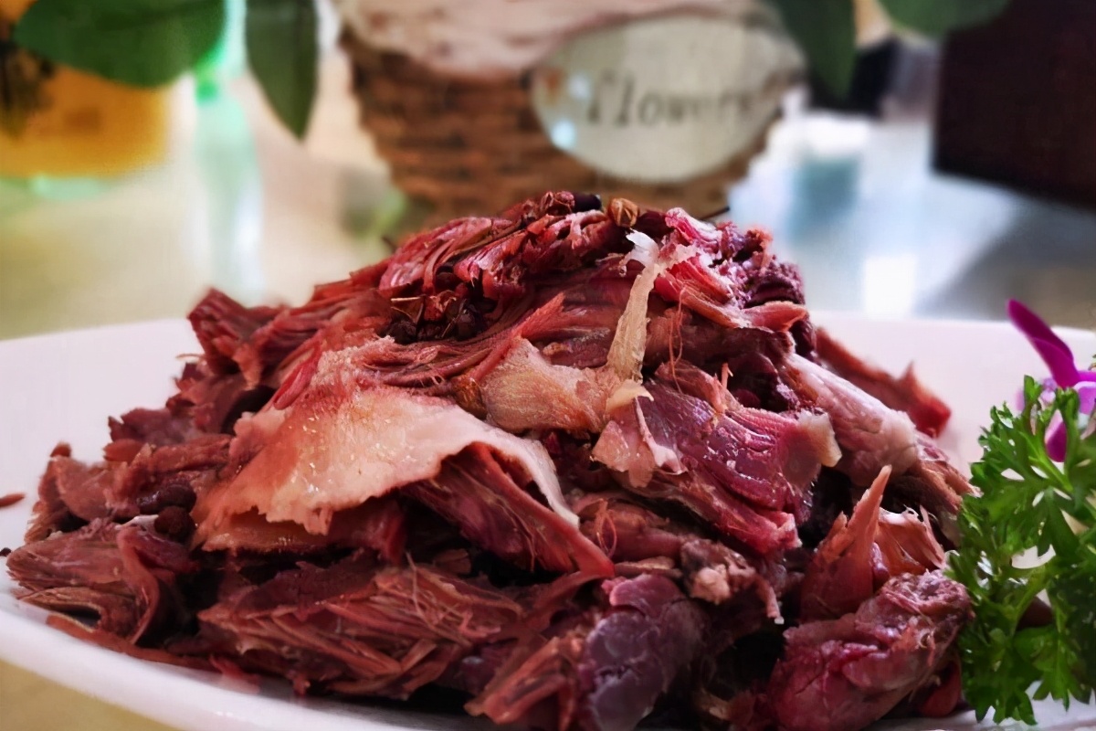 中国哪些地方有吃狗肉的习俗,我国哪些地方有吃狗肉的传统