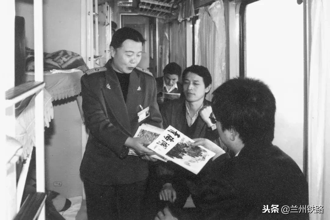 中国铁路制服发展史的图片,中国铁路制服发展历程