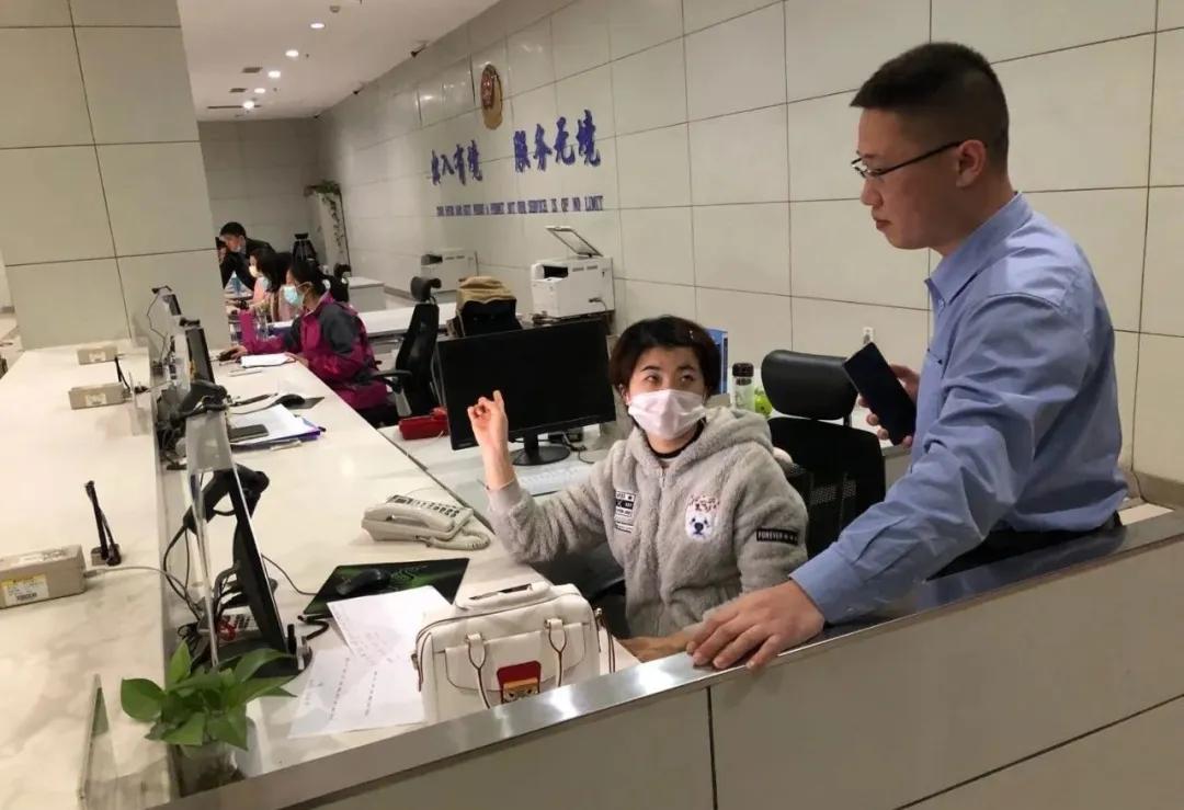 警察忙碌不回家,警察不回家下班吗