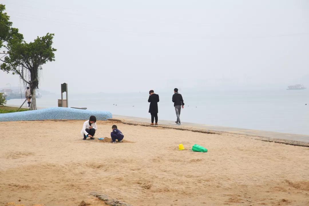 去厦门吹海风,来去厦门观光享受清凉的海风