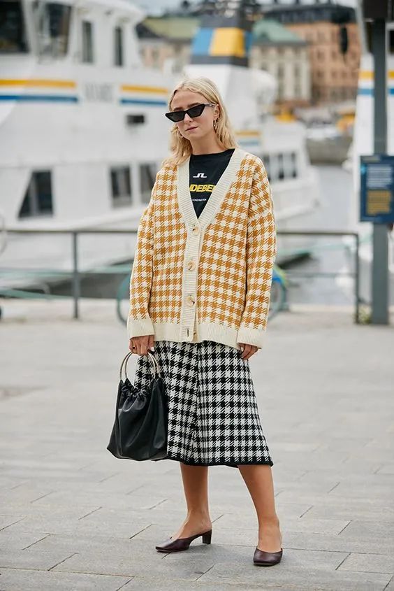 方领v领哪个更显瘦,超显瘦修身v领羊绒长款毛衣