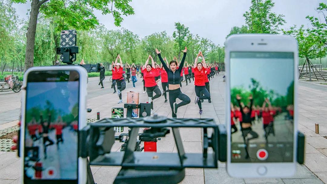 走向我们的小康生活微电影,走向我们的小康生活中国画