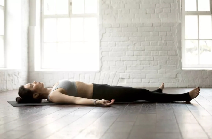 瑜伽初学者必练4个瑜伽动作,适合初学者练的瑜伽动作有哪些