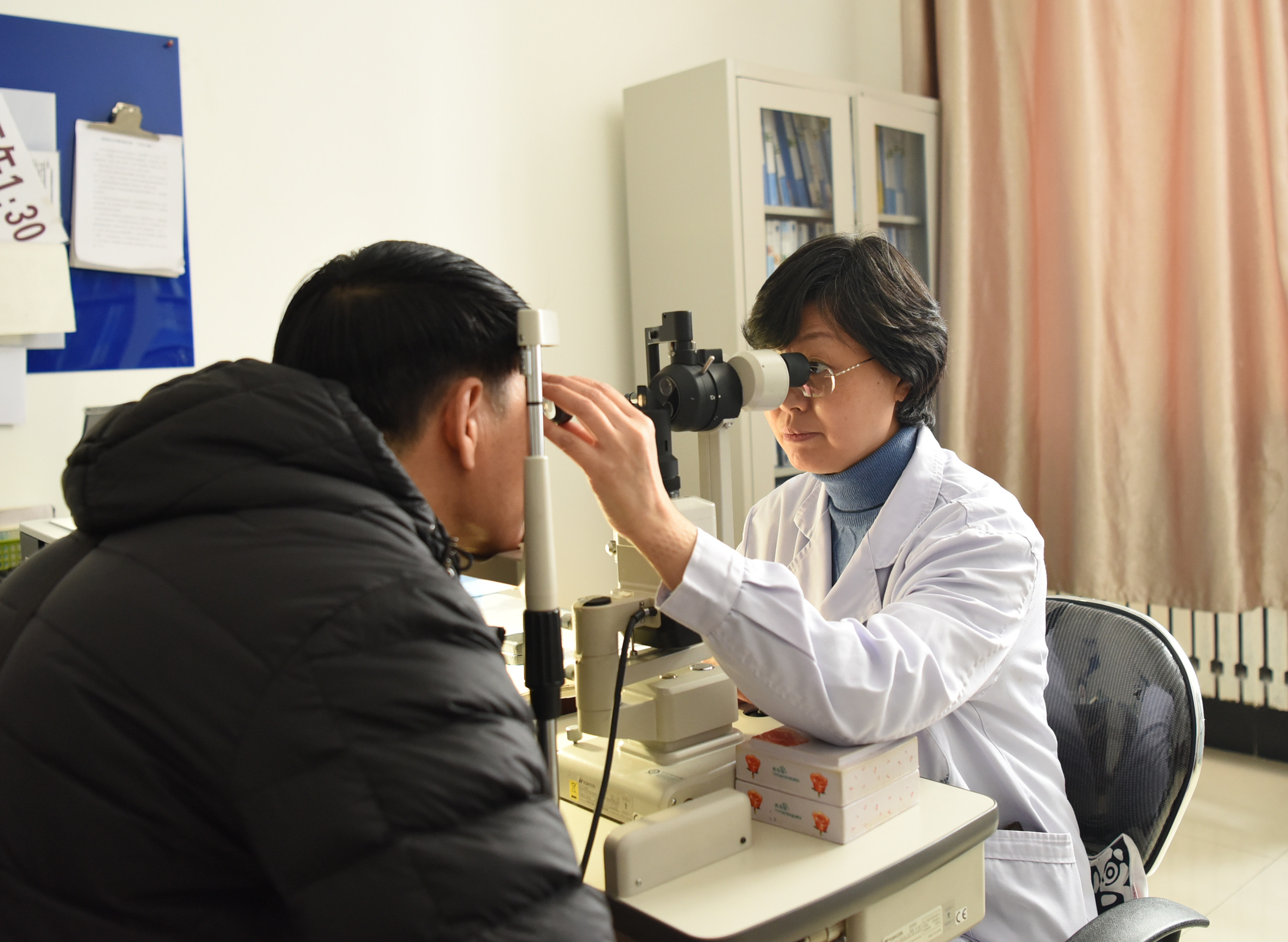 哈医大二院举办青光眼周义诊宣教活动让百余位市民受益