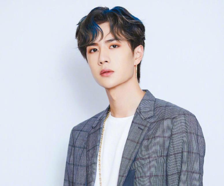 黄子韬6000万手表,黄子韬800万手表