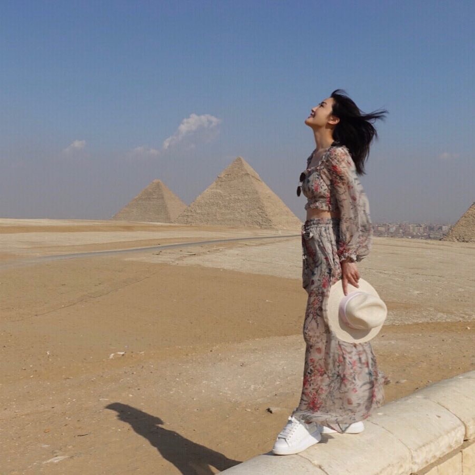 阿sa蔡卓妍高腰半身裙,蔡卓妍机场同款鞋子