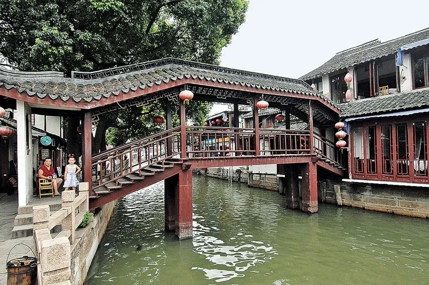 怎样来形容上海朱家角的小桥流水,朱家角文案小桥流水人家
