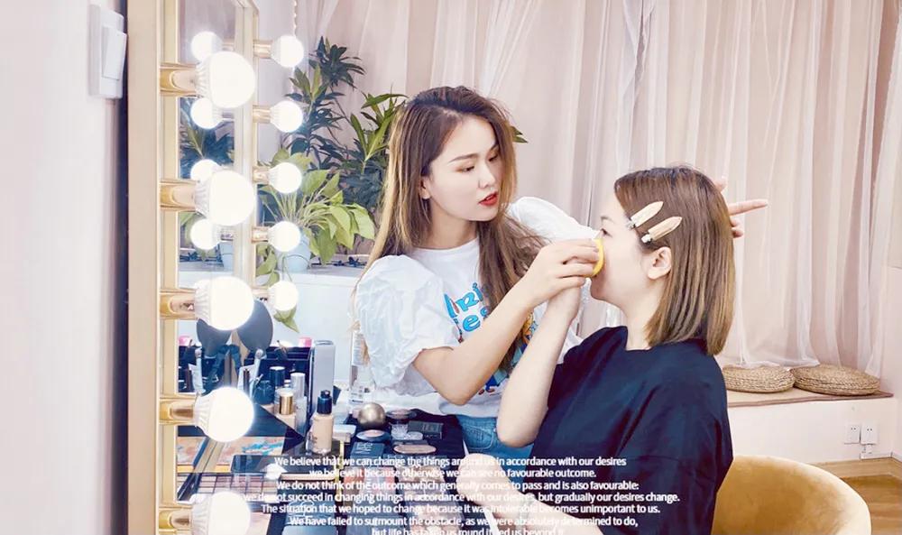 V-Ta彩妆｜从手艺人转生意人，她说走进华盛美业后变化翻天覆地