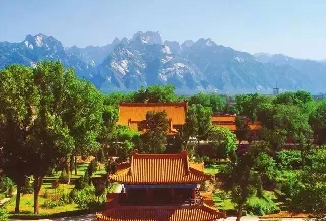 华山脚下的西岳庙,华阴华山之巅