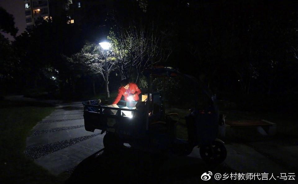 送件量巨增，派送单价却下降，快递小哥被困在了GMV里