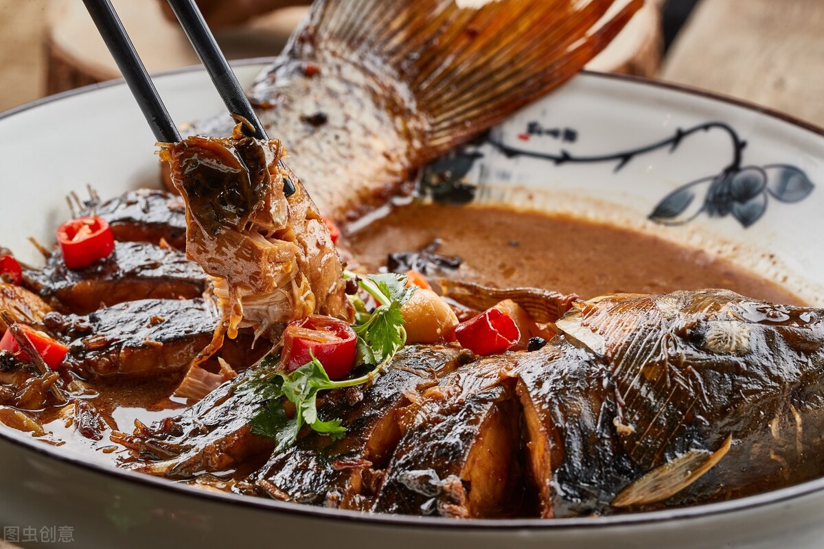 炖鱼怎么去腥又好吃,炖鱼时只放料酒不放啤酒能去腥吗