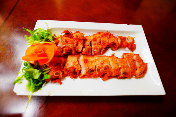 幸亏我来了再不来素材就没了,海南月亮湾的夜晚