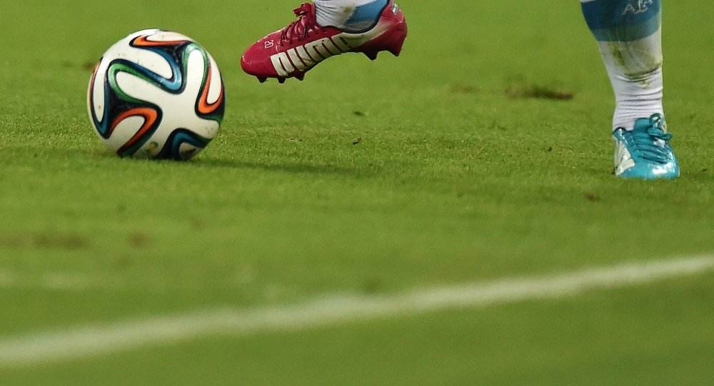 为什么现在足球比赛能换5个人,足球比赛换几人