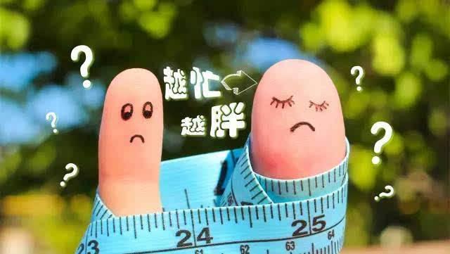 明明不饿就是想吃食物是什么原因,六种情况不饿想吃东西