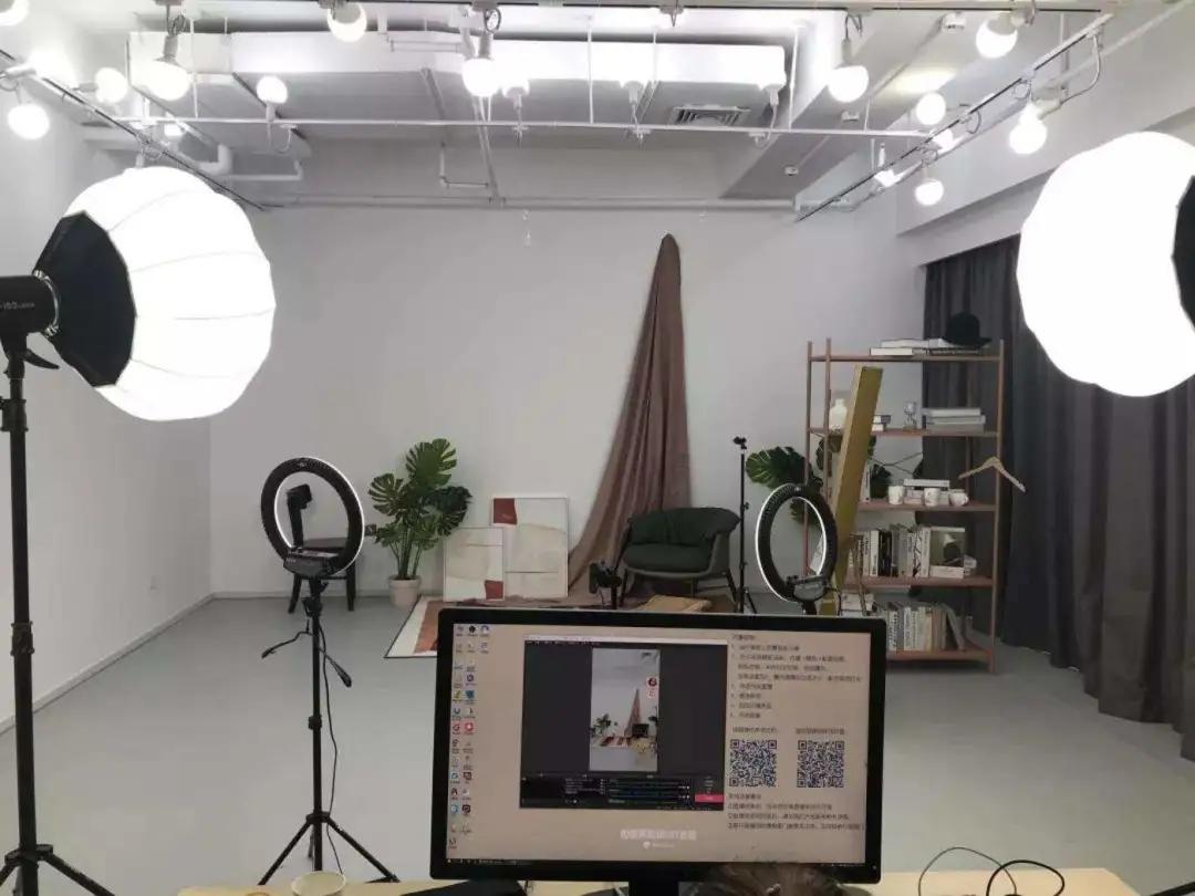 主播直播间背景怎么布置好看,直播间背景布置最简单