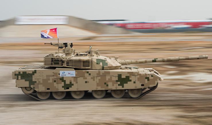 不同国家坦克阅兵中国坦克霸气,实拍外国军展各国的坦克霸气上场