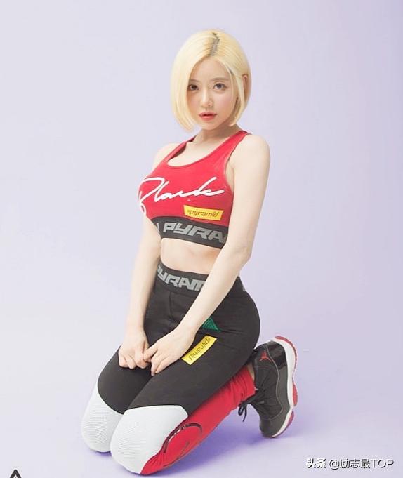 韩国DJSoda皮肤白到发光只是假象,胸和腋下都搽满美白防晒