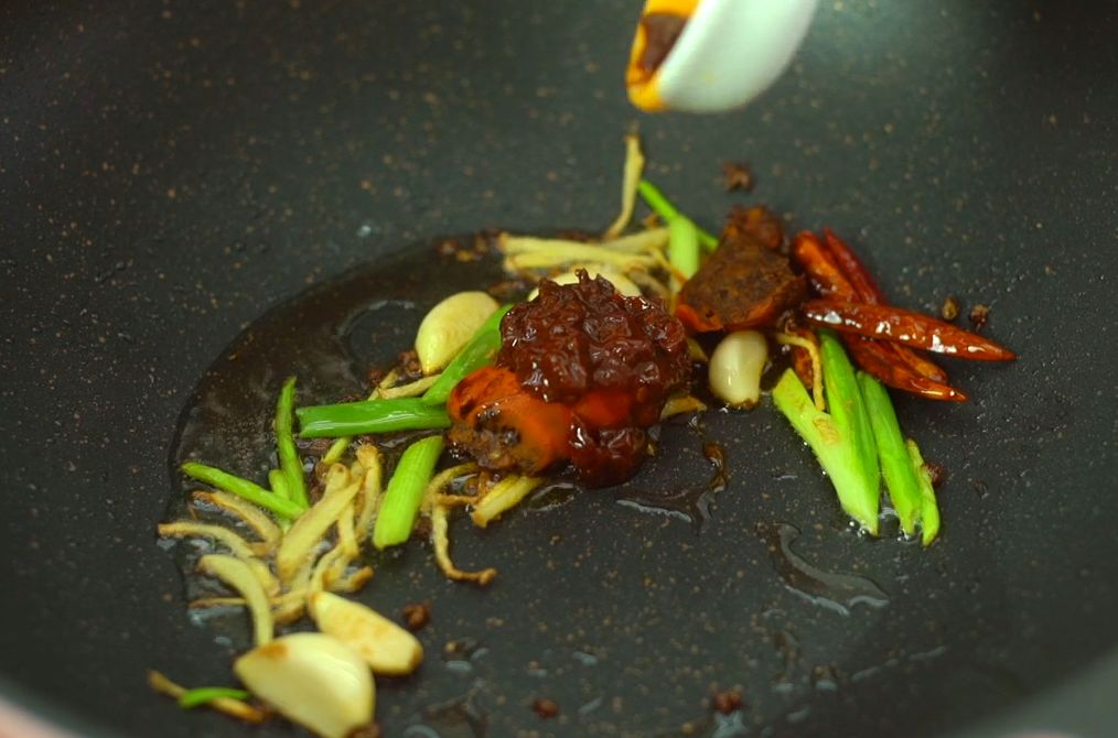 麻辣香锅调料配方自制,正宗麻辣香锅调料的做法