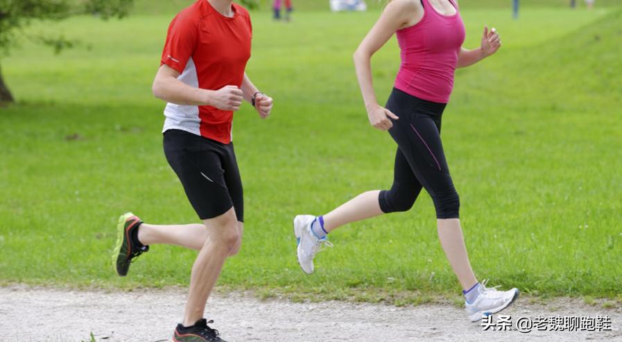 如何挑选一双耐穿性价比高的跑鞋,半马耐磨耐穿跑鞋