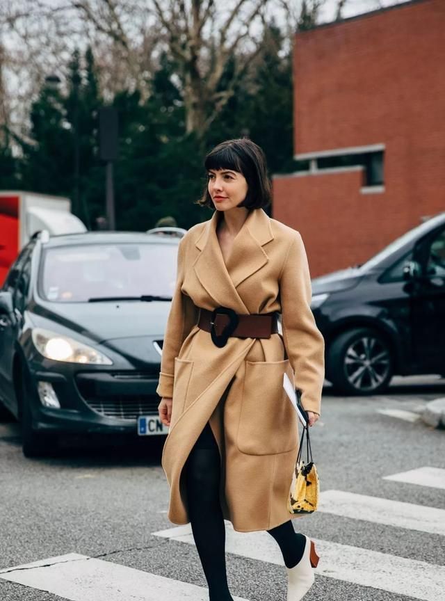 驼色大衣配色法则教你穿出高级感,暖驼色搭驼色大衣好看吗