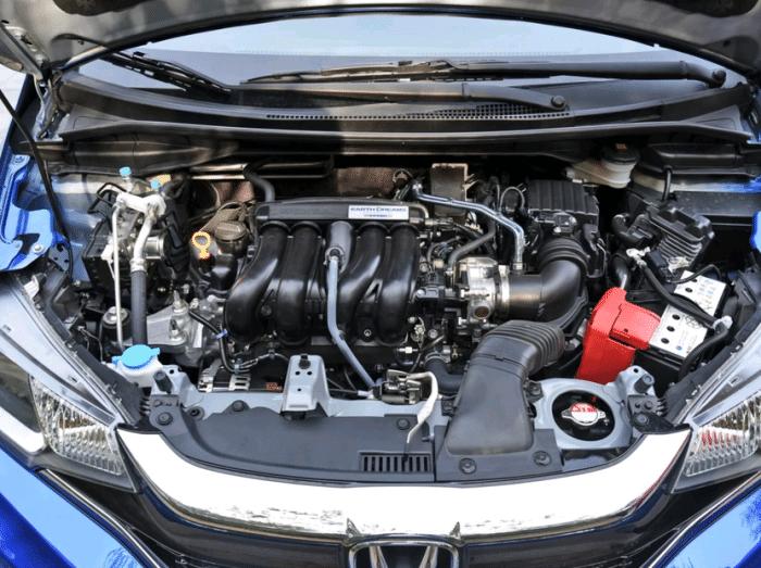 为什么本田飞度号称小钢炮呢,为什么说本田飞度是平民超跑