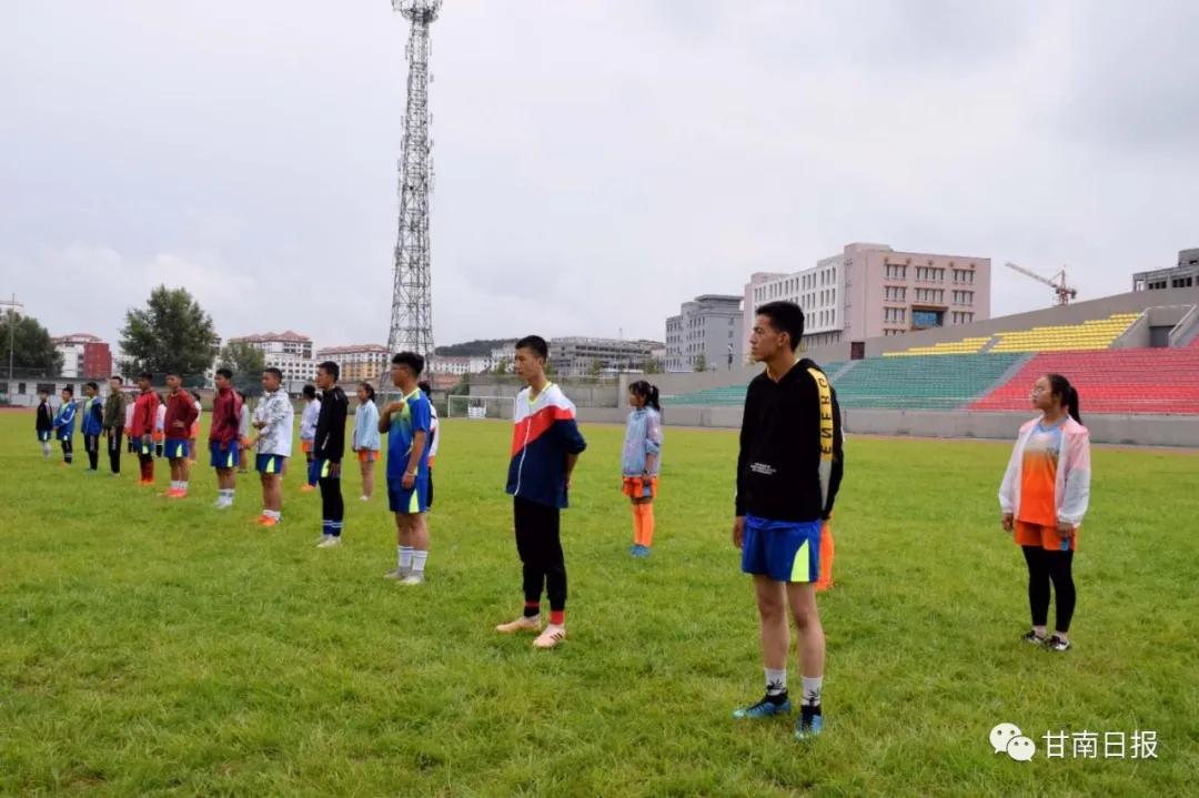 奔跑吧！少年！我州青少年暑期足球篮球训练营开营