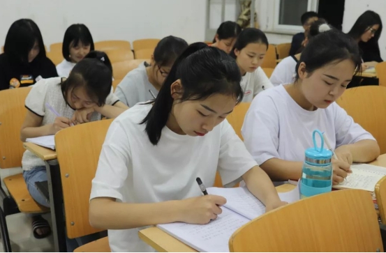 上什么类型大专好找工作,大专找什么工作就业前景好