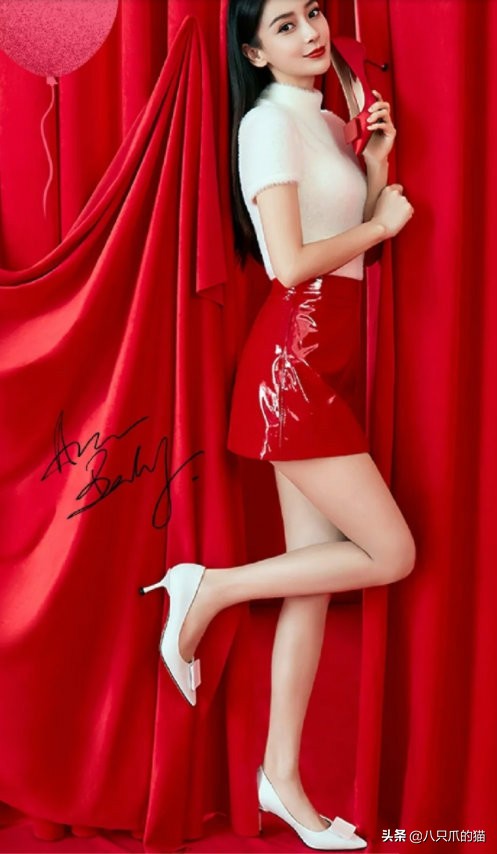 Angelababy不吝啬身材!淑女毛衣小皮裙,“蚂蚁腰”小花望尘莫及