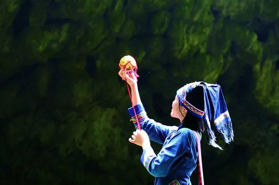 躲进这道地球上“美丽的伤痕”里，感受盛夏直降10℃的清凉