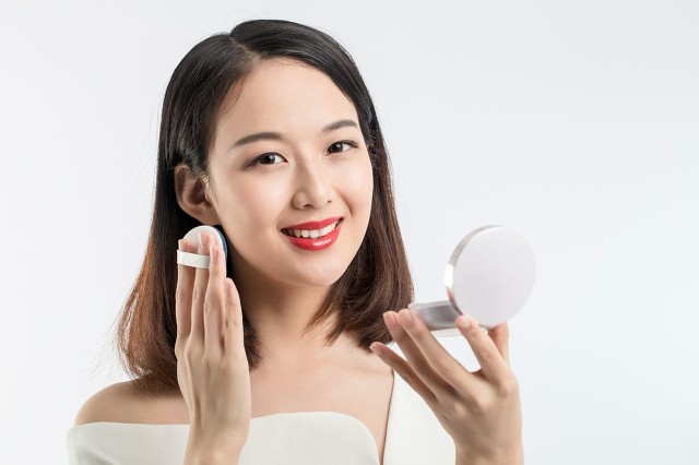 精华液和精华霜的正确使用方法,护肤品精华液的正确使用方法