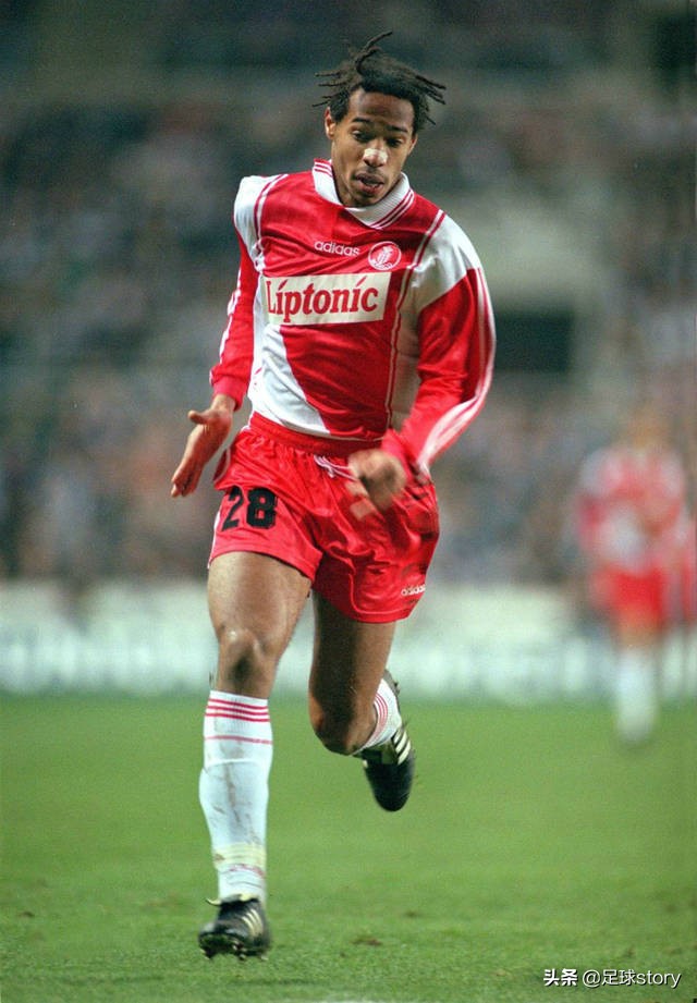 他是永恒的枪王之王，世界欠他一个“世界足球先生”