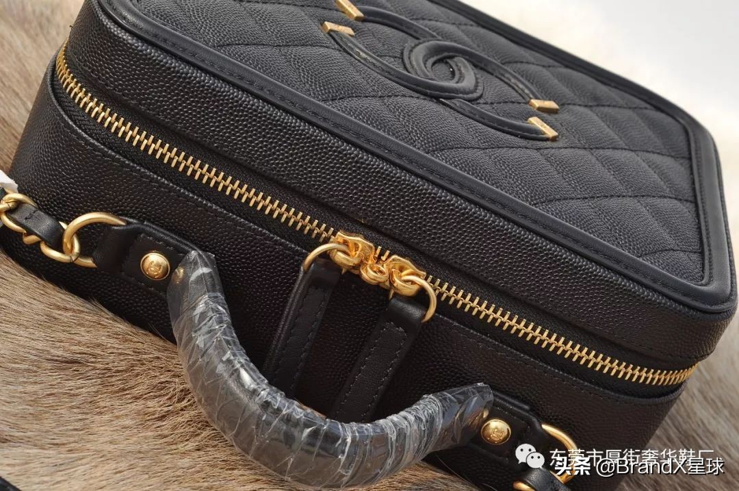 香奈儿coco粉色邂逅怎么辨别真假,chanel香奈儿女包真假鉴别