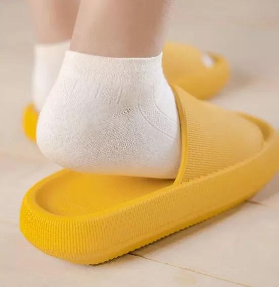 穿拖鞋还能有高品味？时髦又舒适堪比匡威，网友：匡威都out了