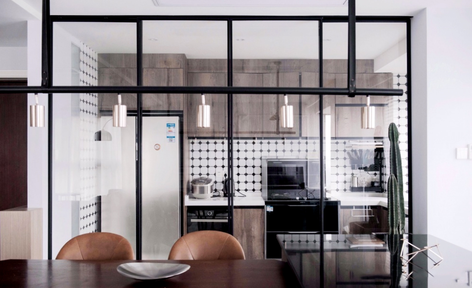 整面墙都做玻璃隔断好看吗,房屋玻璃隔断墙的最佳方法