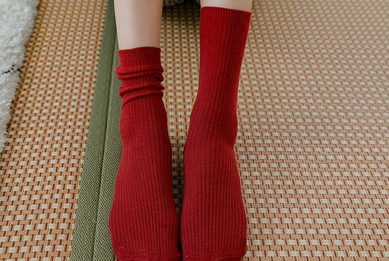 长筒袜女秋冬堆堆袜流行 (长筒袜女纯色堆堆袜秋冬)