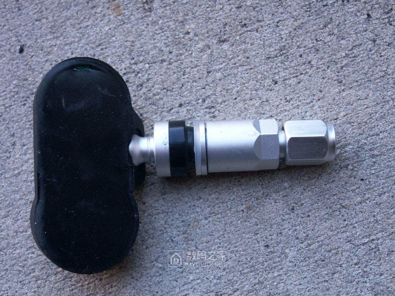 无需匹配的轮胎传感器怎么装,带胎压传感器的轮胎更换教程