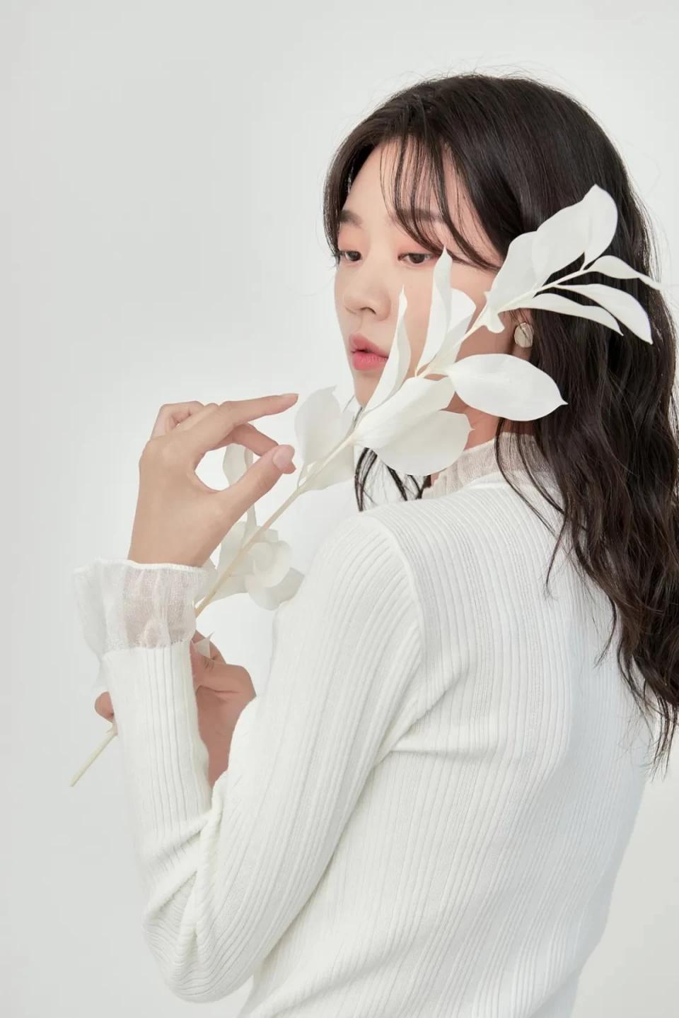 iu同款又平价的衣服,iu同款卫衣韩都衣舍