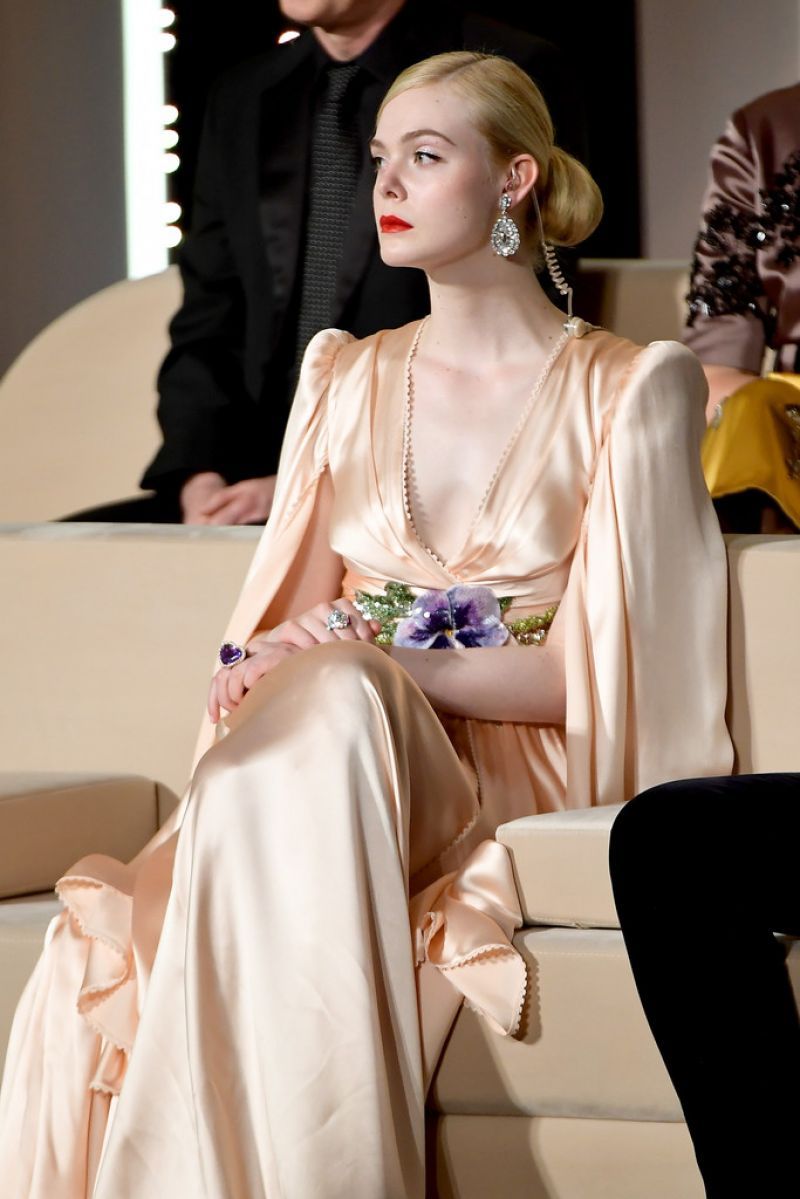 十八线网红戛纳红毯,十八线抖音网红