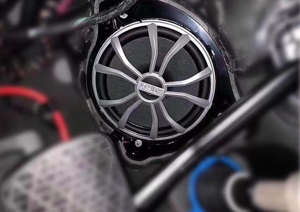 奔驰e级音响改装全过程,奔驰e级汽车音响改装案例