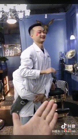 不倒翁小姐姐抖音网红,网红不倒翁小姐姐对比