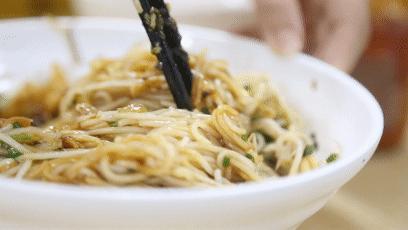 这碗粉说不上哪里好，但就是谁也替代不了...