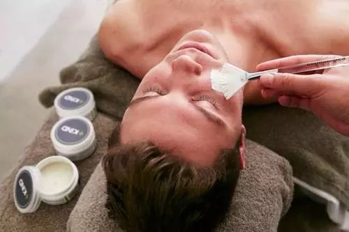 黑头反复的长还用清理吗,黑头反复长脸上老出油