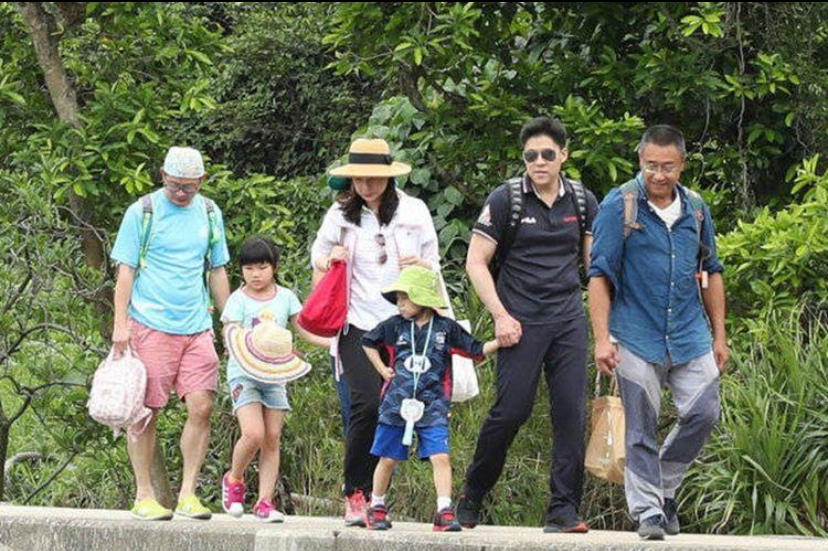 霍启山为什么和朱玲玲离婚,朱玲玲霍启山接受采访视频