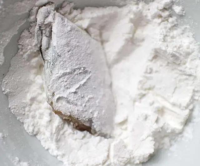 带鱼裹面粉煎多少分钟就好了,面粉裹带鱼煎完以后怎么做