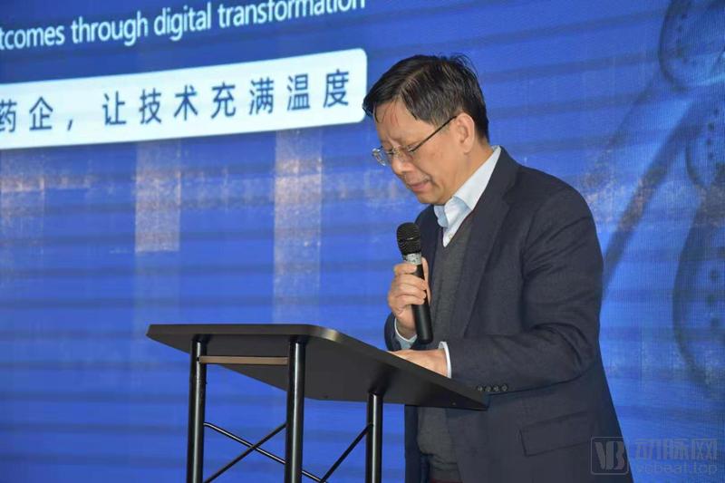 微软一年的收益,微软每年靠系统赚多少钱